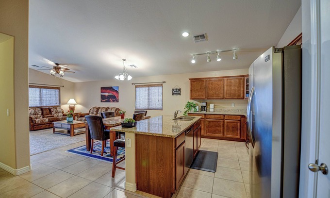 Casa Grande House | Peaceful 3-bdrm Residential House with Home Office