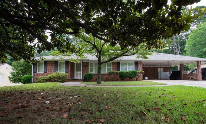 Fairburn House | Peaceful 3 Bedroom home near ATL Airport