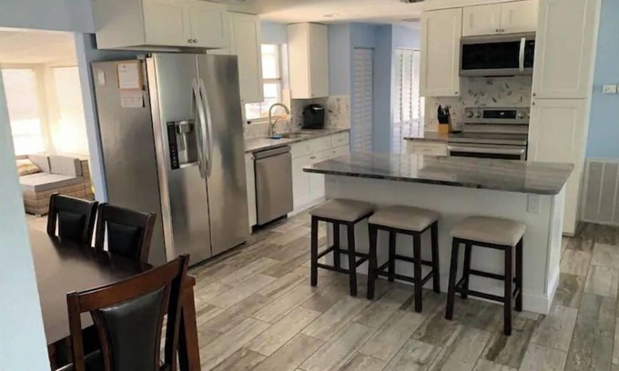 Apollo Beach House | Peaceful 3 bedroom home with pool.