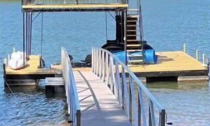 Dawsonville House | Peaceful 3 bedroom lakehouse w/private wooded lot.