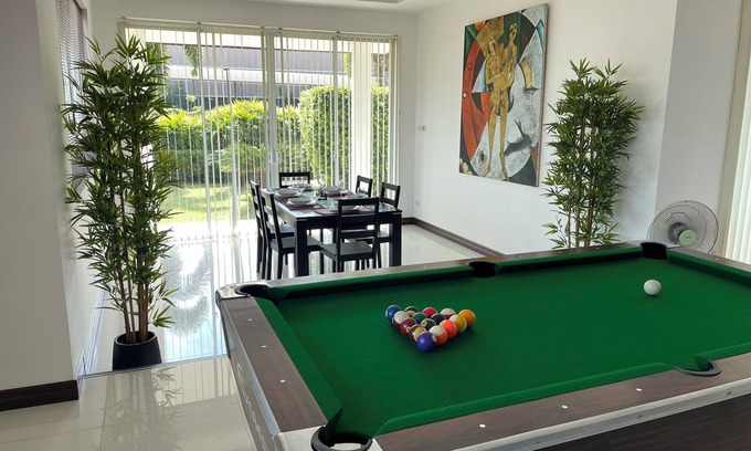 Huai Yai Villa | Peaceful 3BR Villa Near Golf & Beach - Jacuzzi, BBQ & Pool Table