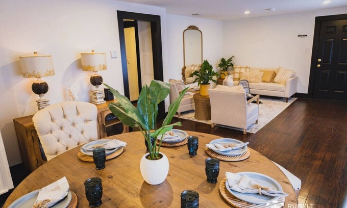 Von Ormy House | Peaceful 4-Bedroom Escape sitting on 30 acres