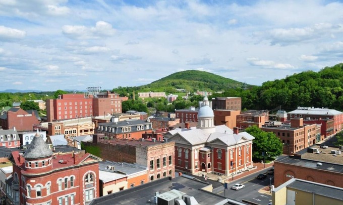 Staunton Hotel | Peaceful Accommodation w/Indoor Pool | 2 Units Near Downtown