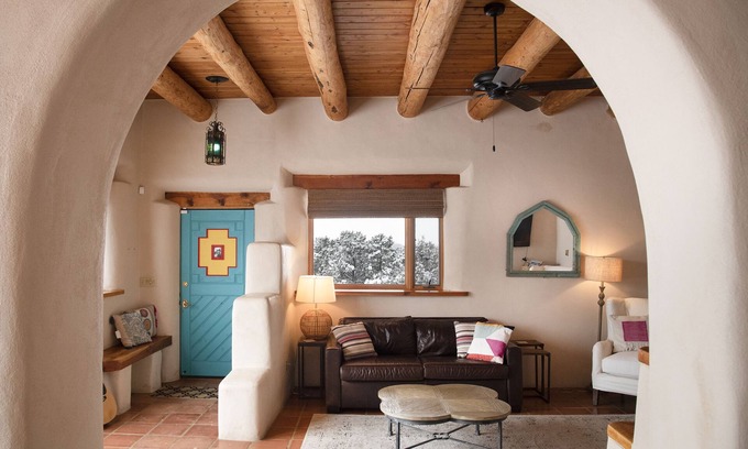 Valdez House | Peaceful Adobe Compound 2 Houses between Taos TSV - Mountain Views, Hot Tub