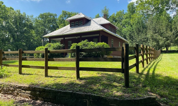 Greenville House | Peaceful, affordable cottage perfect for your next mountain getaway
