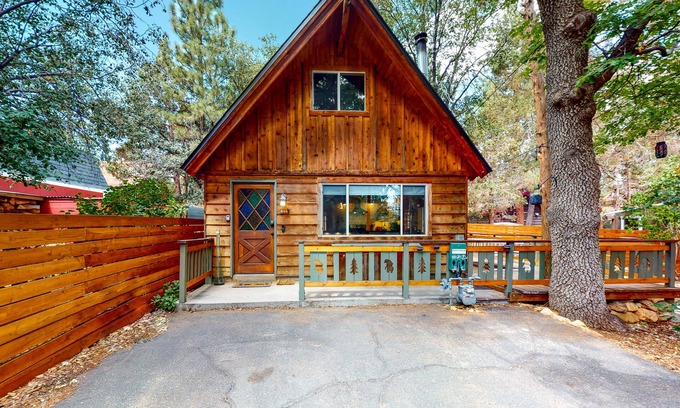 Sugarloaf Cabin | Peaceful All-Season Getaway with Firepit, Modern Upgrades: Near Lake & Slopes