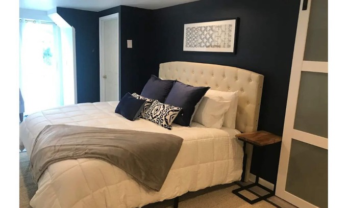 Hector House | Peaceful and private renovated barn right off the winery and brewery trail