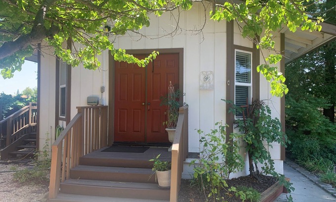 Cirby Side Cottage | Peaceful and Private Cottage just 14 minutes from Thunder Valley Casino