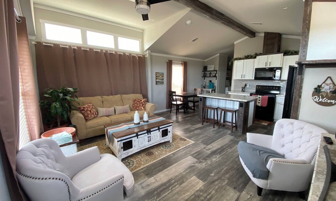 Junction House | Peaceful and Quiet Place to Relax on 20 acres just 5 minutes from town