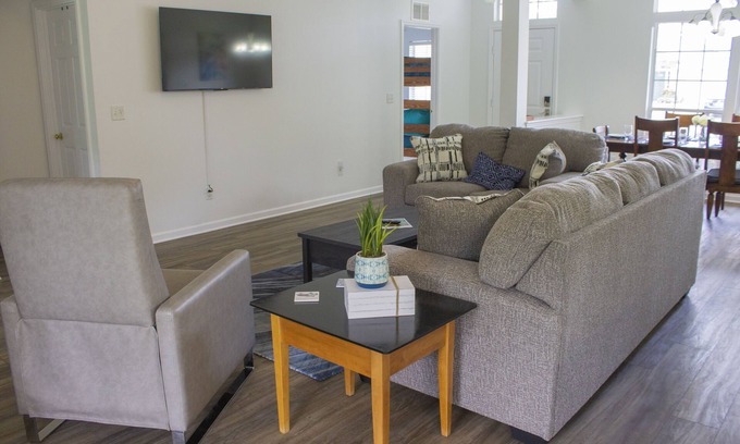 Northside House | Peaceful and Quiet Family Getaway near drive-on beach