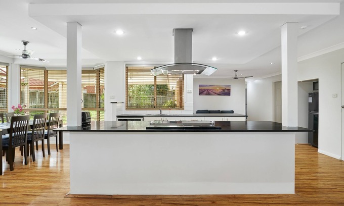 Stanhope Gardens House | Peaceful and Spacious single storey house with split A/C in each room