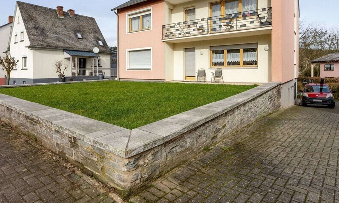 Bausendorf Apartment | Peaceful Apartment in Bausendorf with Terrace and Barbecue