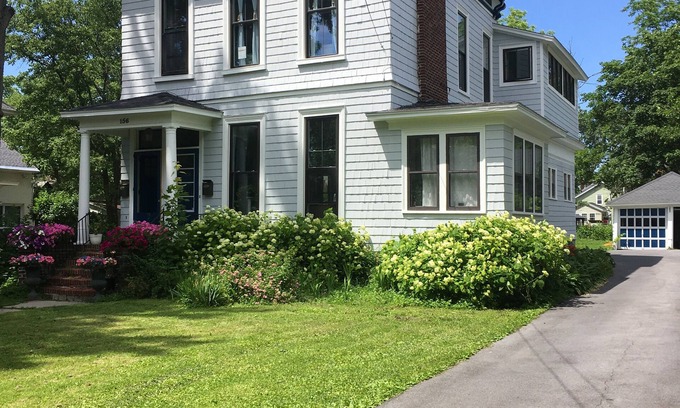 Watertown House | Peaceful Apartment In A Historic Home