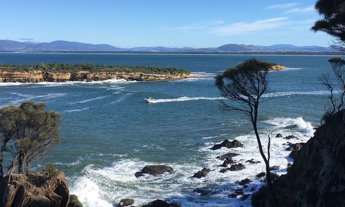 Dodges Ferry Apartment | Peaceful beach retreat, close to cafe, bakery, bistro, shop & only 30 min Hobart