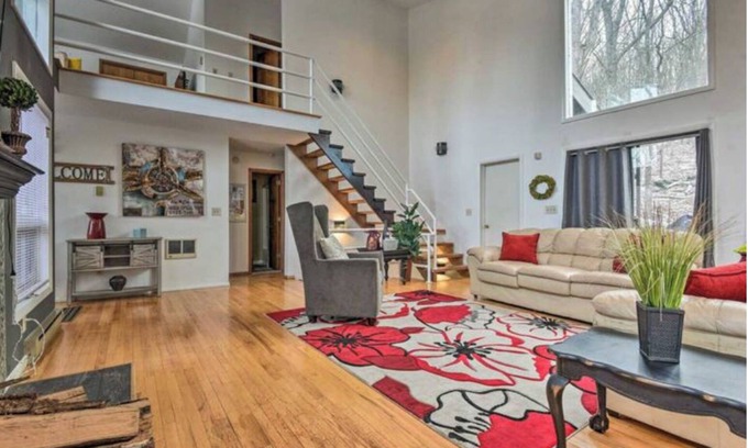 Bushkill House | Peaceful & Beautiful Home away from Home