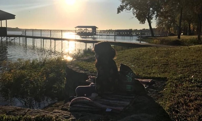 Azle House | Peaceful & Beautiful Lake Front 3 BR/3 BA Hideaway on Eagle Mountain Lake