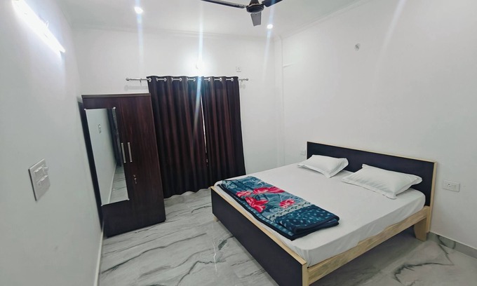 Mohangarh Bed & Breakfast | Peaceful Budget Stay | Near IIM Road