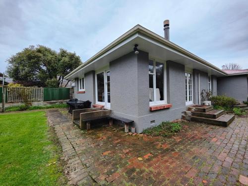 Invercargill House | Peaceful by the Park