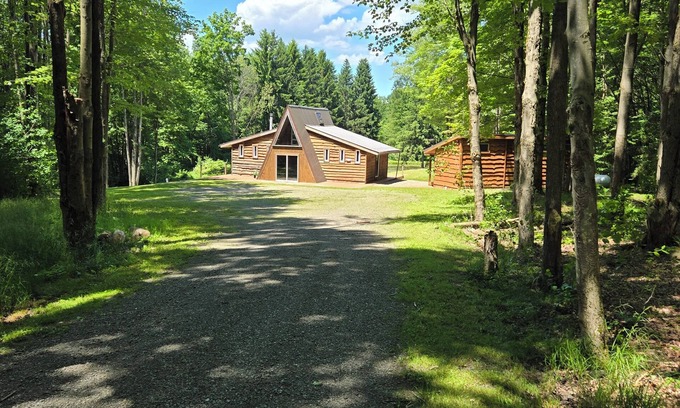 Farmersville Station Cabin | Peaceful cabin getaway close to Ellicottville and Holimont.