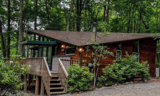 Skyland Cabin | Peaceful cabin in the mountains/w hot tub