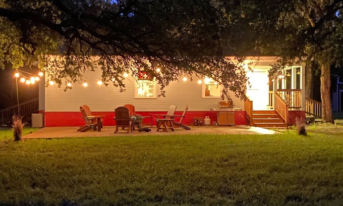 Flatonia Cabin | Peaceful Cabin on 13 acres.