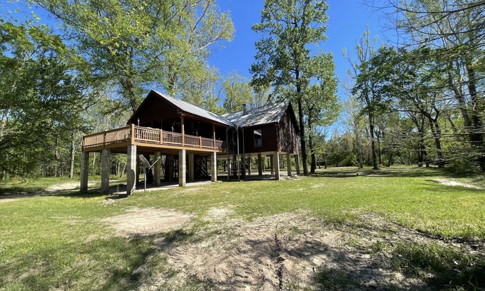 Talisheek Cabin | Peaceful Cabin Overlooking the Bogue Chitto River
