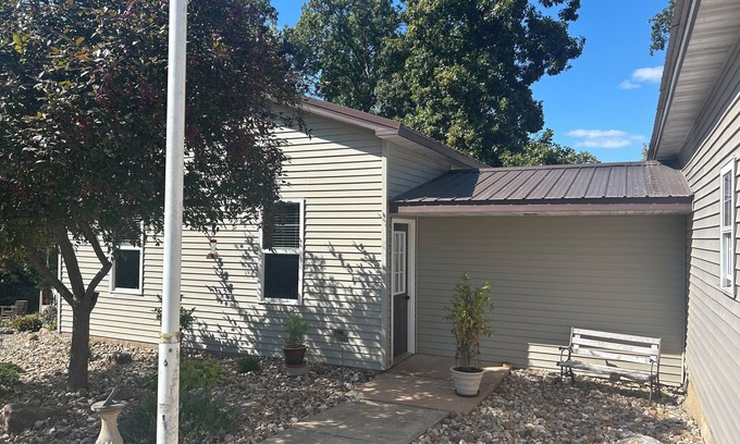 Fowler Cabin | Peaceful cabin with AC in charming Liberty