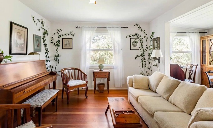 Graton House | Peaceful, charming, cottage in wine country. Beautiful yard!