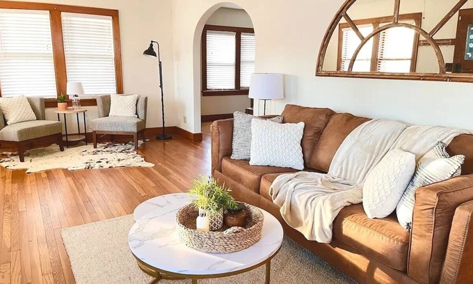 Salina House | Peaceful & Clean Getaway/3BR-By KWU & DnTown