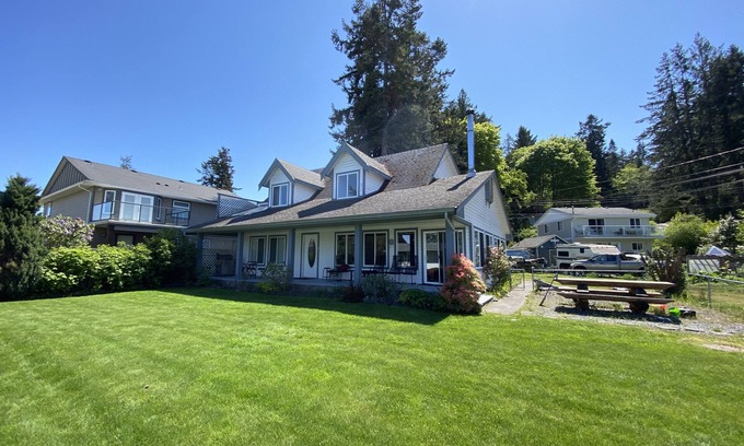 Regional District of Nanaimo House | Peaceful Coastal Retreat - Bowser Beach House