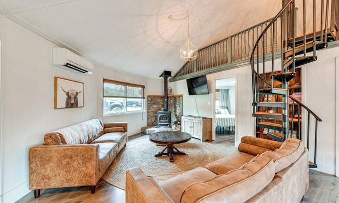 Concord Cabin | Peaceful Concord Cabin Near Parks & Hiking!