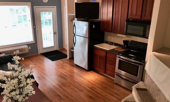 Wabasha Condo | Peaceful Condo in Wabasha with Beautiful River Bluff Location (Lower Unit)