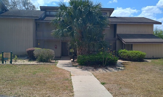 Grenelefe Condo | Peaceful contemporary condo near Disney, pet friendly.