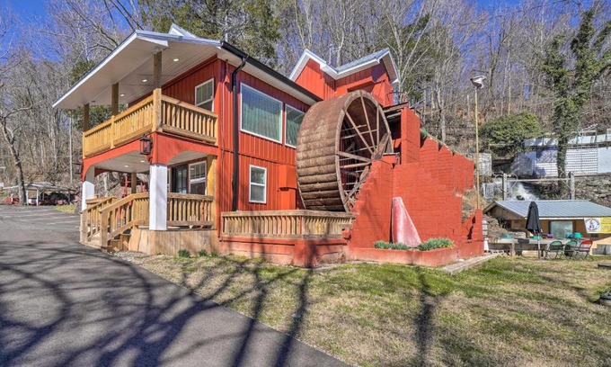 Cookeville House | Peaceful Cookeville Cabin on 52 Acres!
