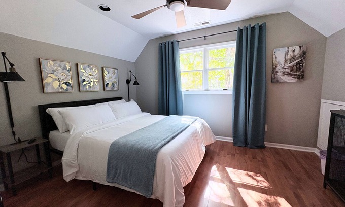High Point Cottage | Peaceful cottage close to Furniture Market, HPU, and High Point Greenway