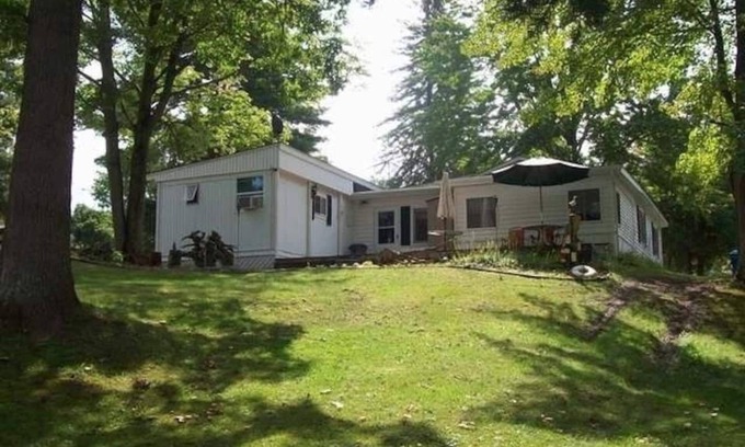 Hope House | Peaceful Cottage near Rivers & State land for FUN