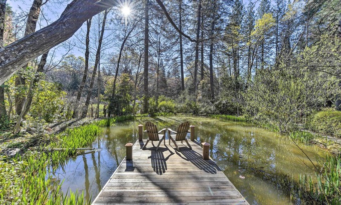Cedar Ridge Cottage | Peaceful Cottage w/Grill & Yard in Grass Valley!