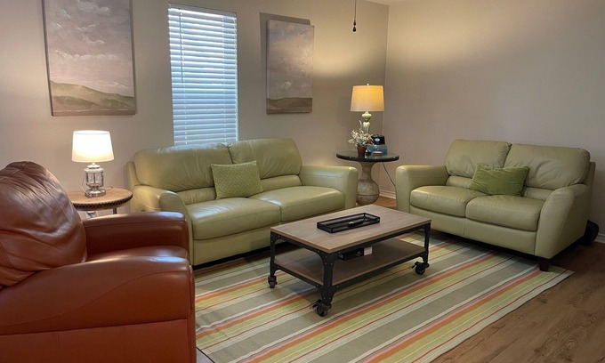 College Station House | Peaceful Country Place Near Texas A&M University Campus!