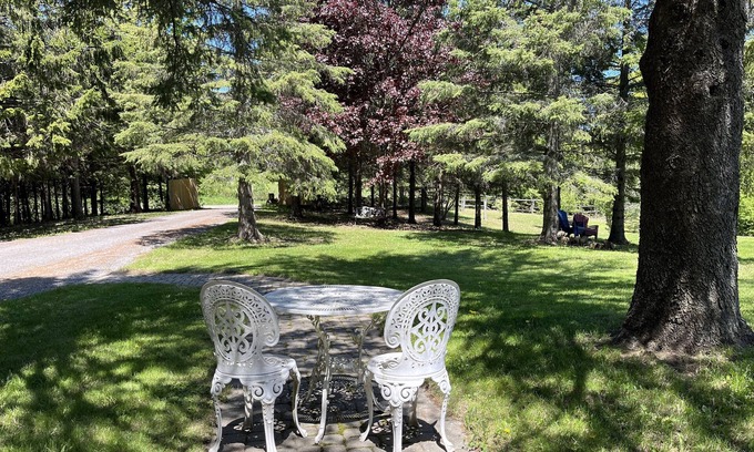 Erin House | Peaceful Country House