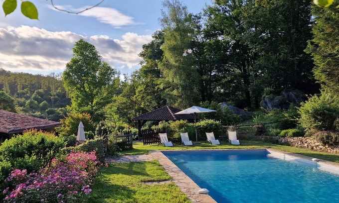 Perigord Nontronnais House | Peaceful country house with swimming pool surrounded by forest