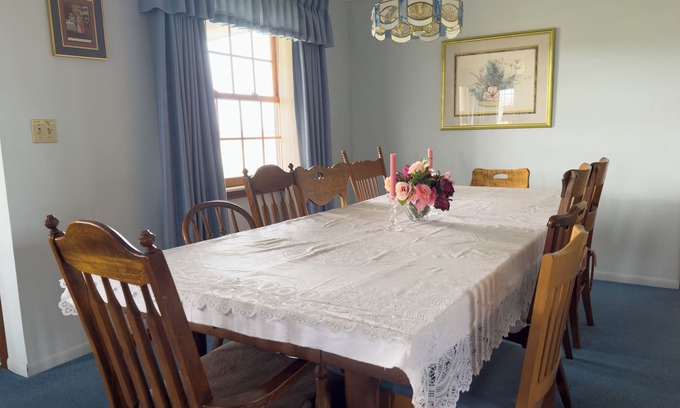 Jasper House | Peaceful Country Retreat just 20 minutes from Sylvania, surrounded by farms.