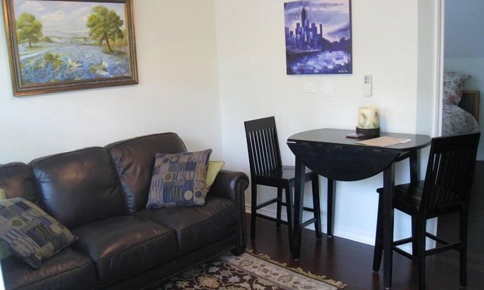 Canyon Creek Cottage | Peaceful Country Setting with FREE TAMU Football Parking