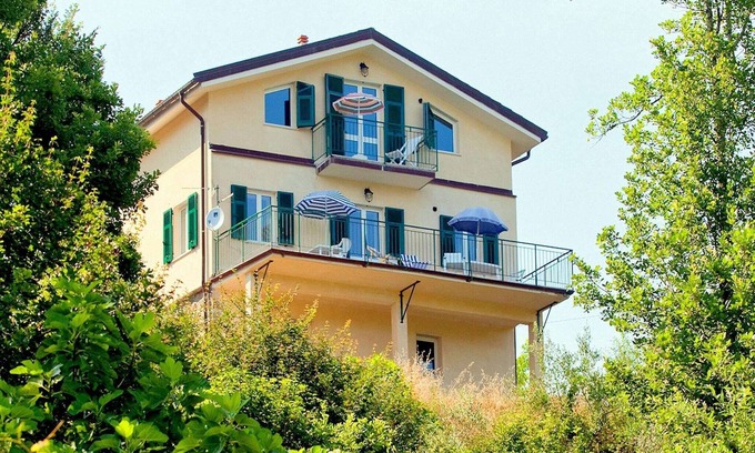 Sesta Godano Villa | Peaceful Countryside Retreat