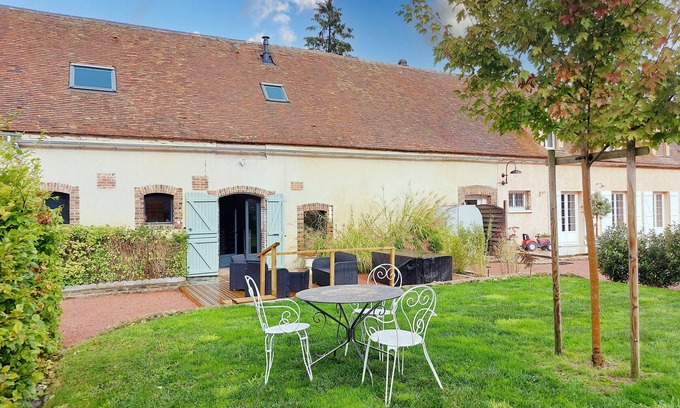 Umpeau Cottage | Peaceful countryside cottage near Chartres with parking