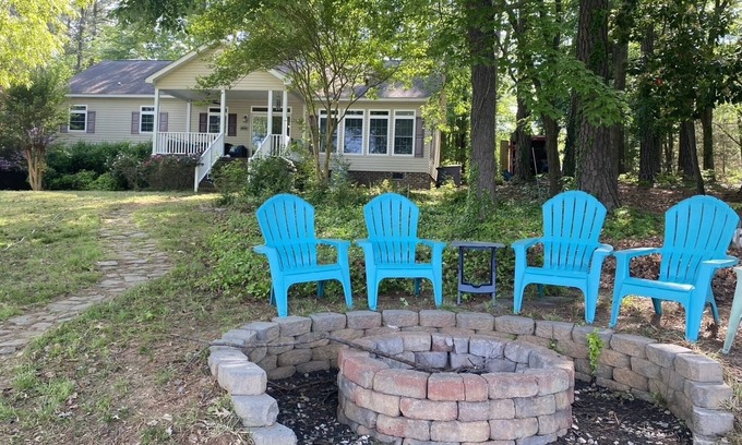 Henrico House | Peaceful Cove On Pea Hill Creek with Deep Water!