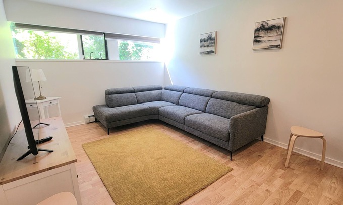 West Vancouver House | Peaceful, Cozy 2bd in British properties West Vancouver