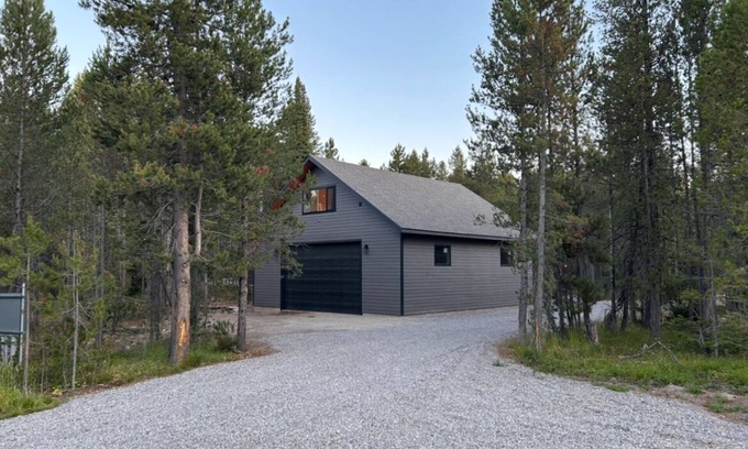 Island Park Cabin | Peaceful Cozy Cabin in the Woods