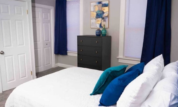 Downtown Baltimore House | Peaceful Cozy Townhouse