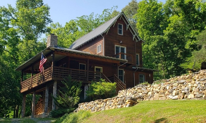 Lexington Cabin | Peaceful Creekside Retreat w/Fire Pit & Game Room Near Historic Lexington, VA