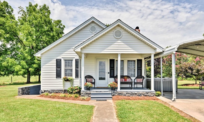 Elkin House | Peaceful Elkin Vacation Rental ~ 17 Mi to Mt Airy!